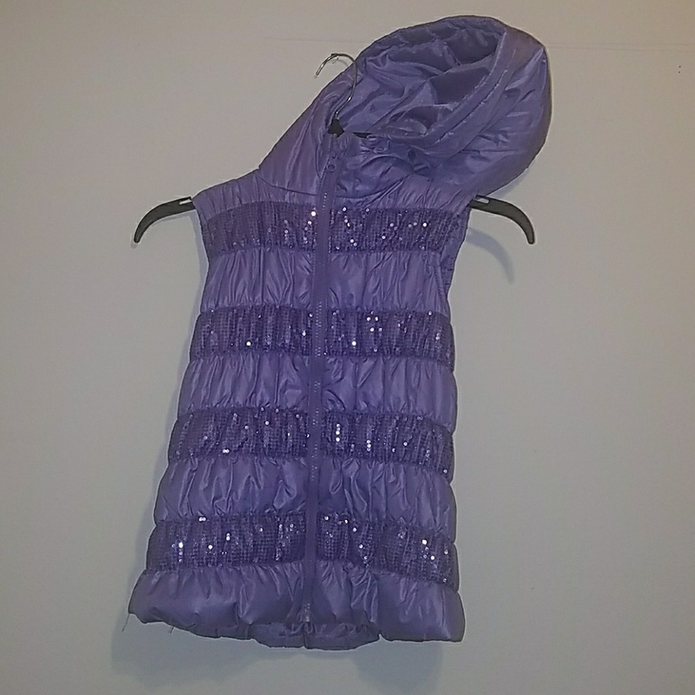 Girl's Medium (8-10) Puffy Vest